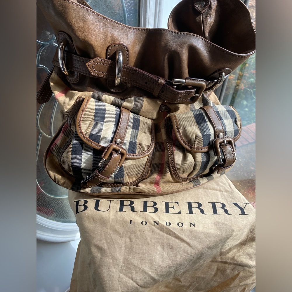 ❤️ Burberry Bromley Tote - CUTE!!! ❤️